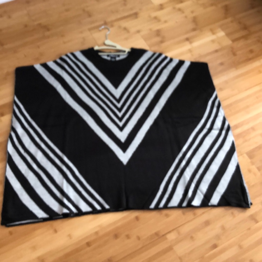 Gramercy 22 Poncho